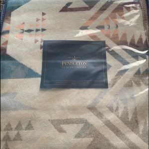 Pendleton Home collection white sand blanket